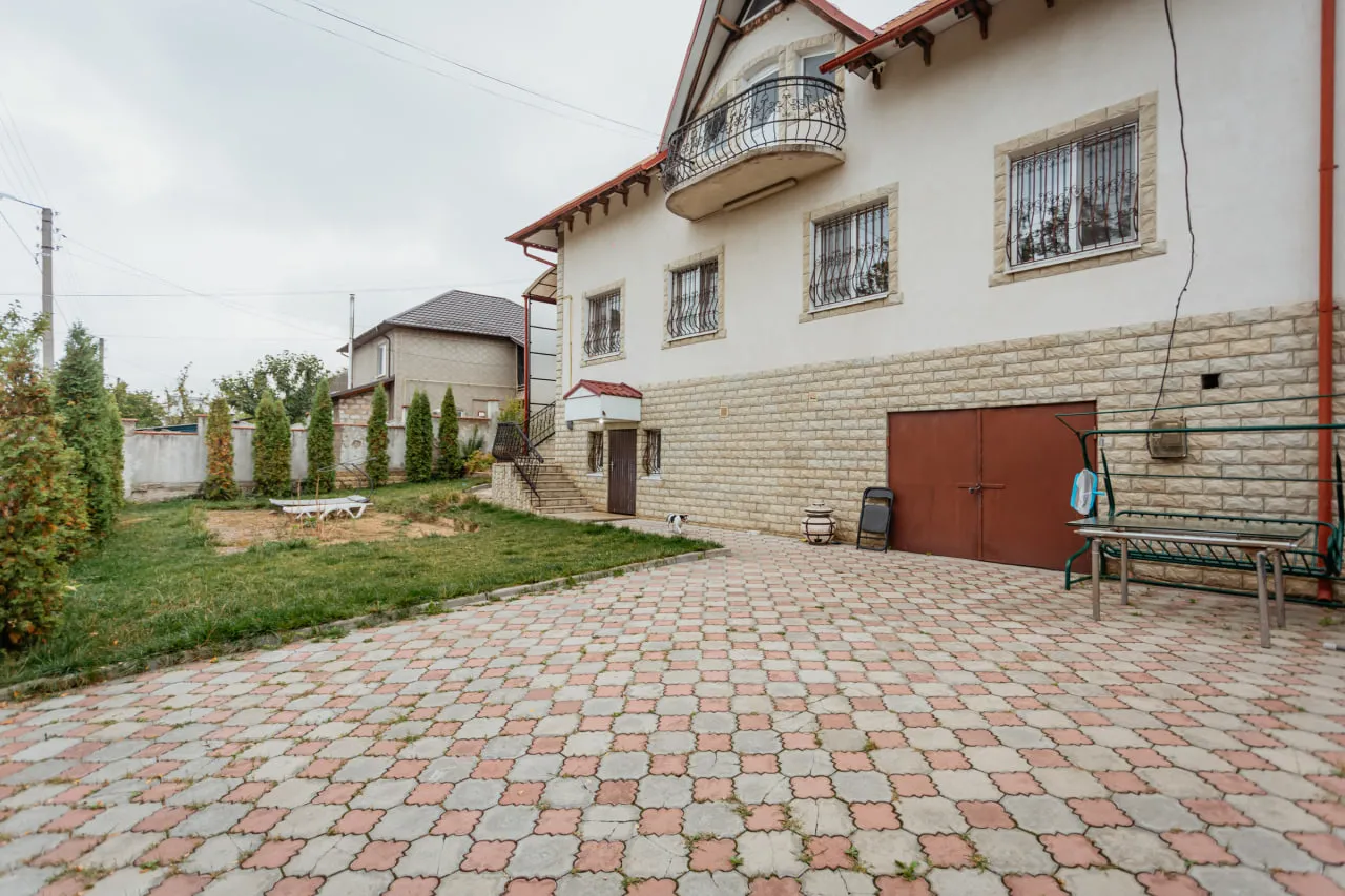 Chișinău Codru str. Izvoarelor 1