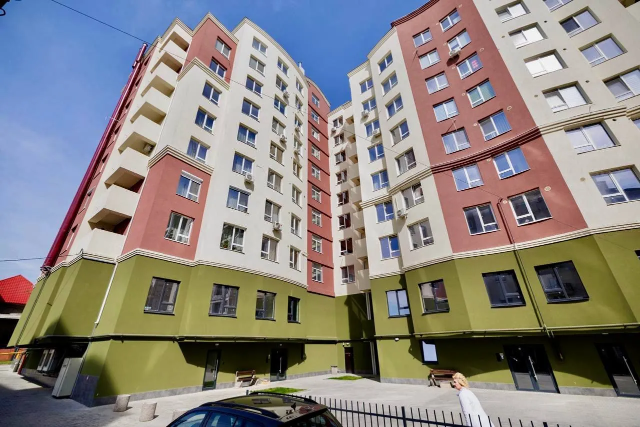 Ialoveni, Centru str. Alexandru cel Bun 14