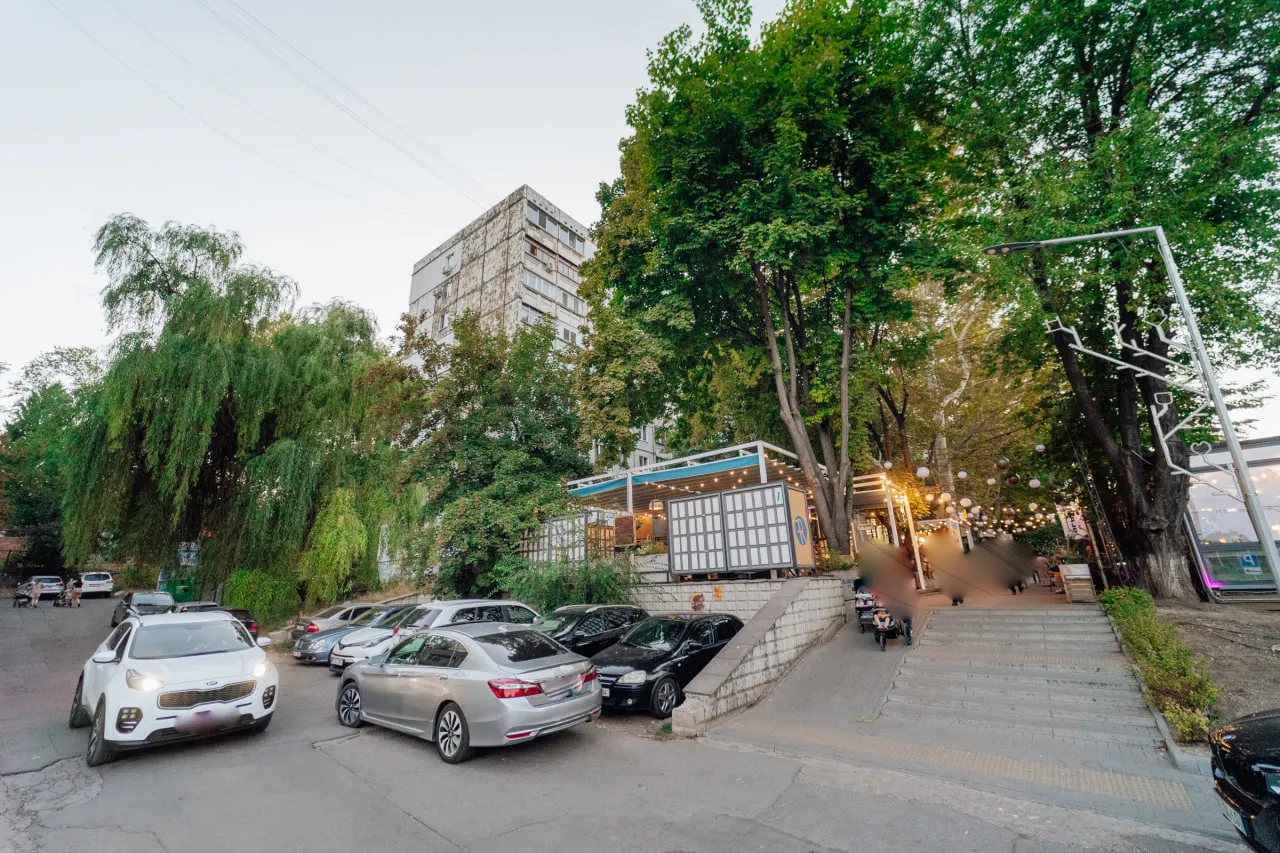 Chișinău Botanica bd. Dacia 15