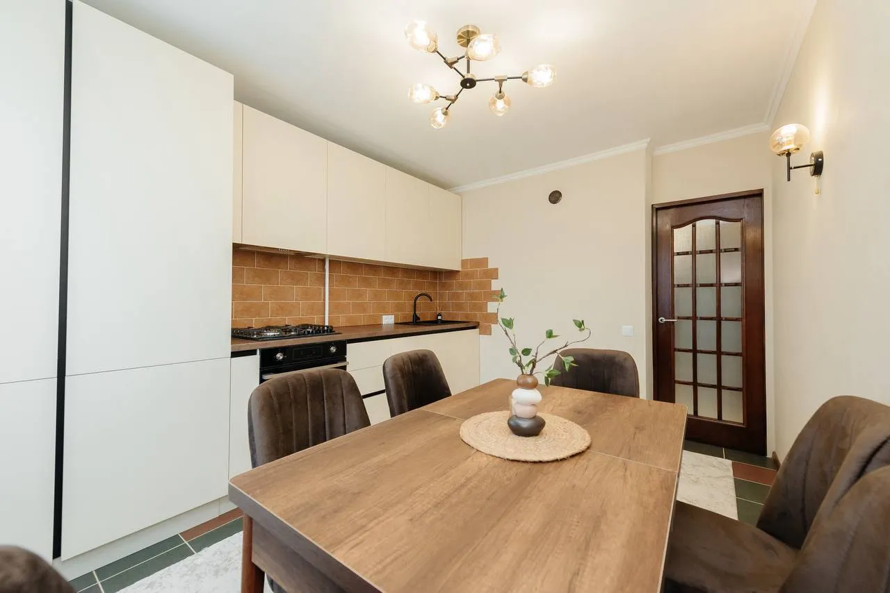 Chișinău Buiucani str. Onisifor Ghibu 7