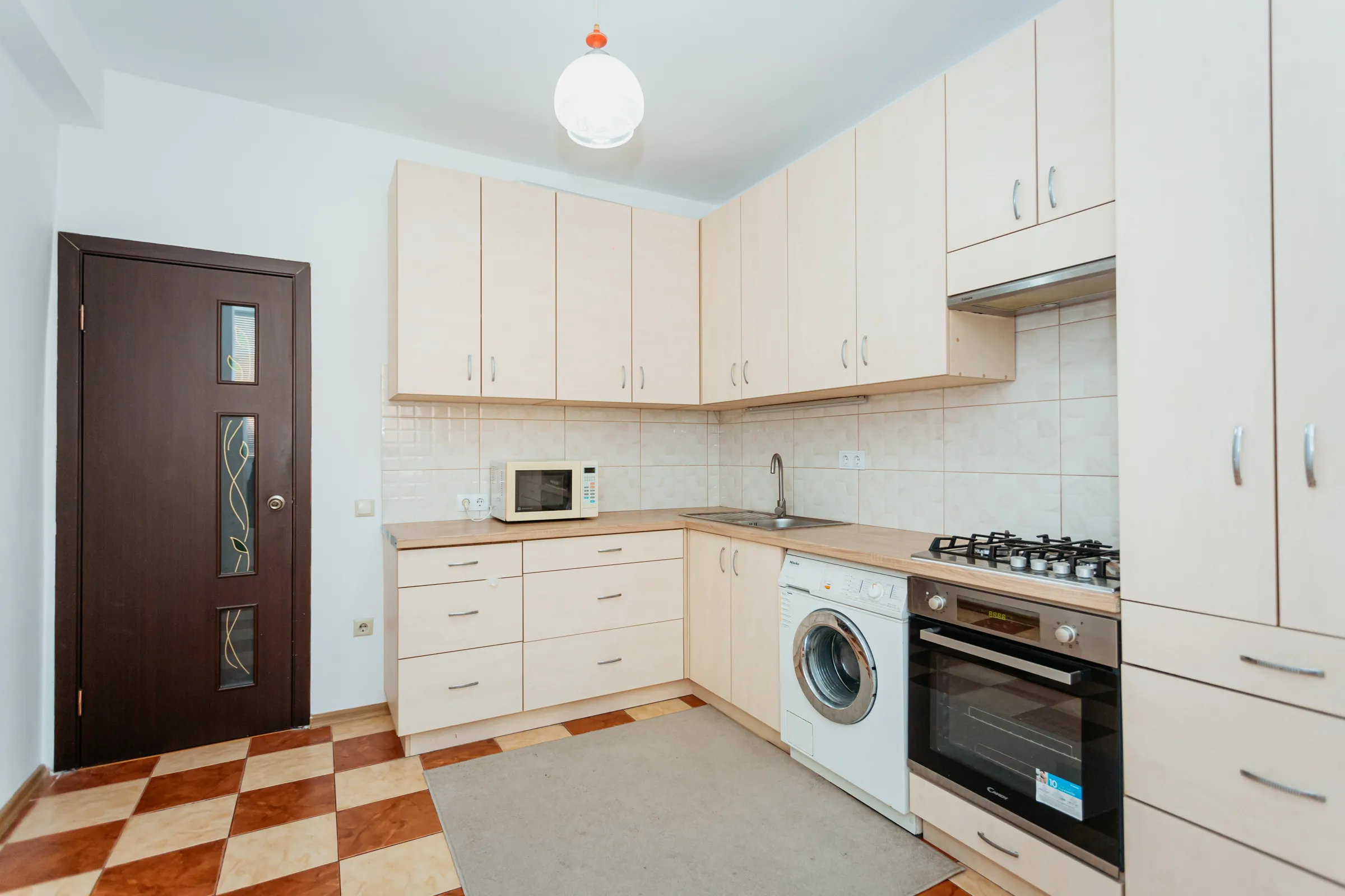 Chișinău Botanica str. Grenoble 4