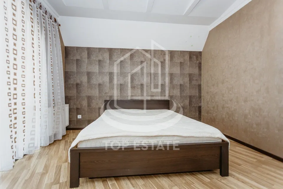 Costești Centru str. Ștefan cel Mare și Sfânt . 12