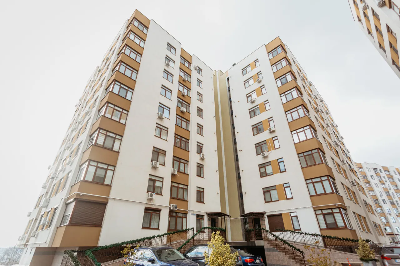 Chișinău Botanica str. Grenoble 16