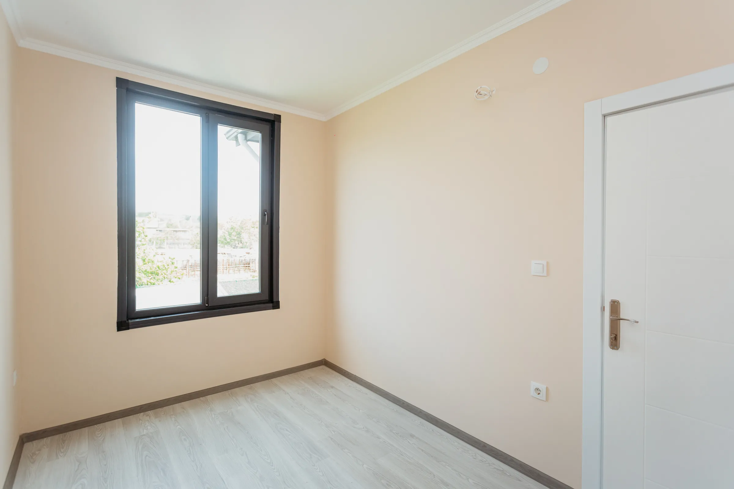 Ialoveni Nimoreni str. Codrilor 10