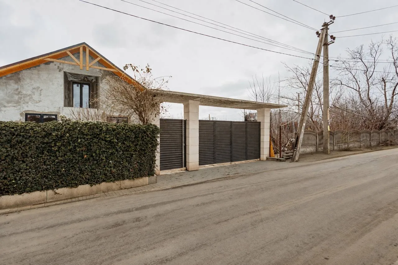 Chișinău Băcioi str. Garofița 15