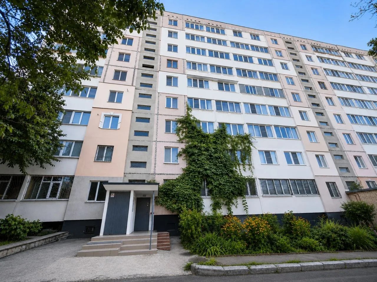 Кишинев Ботаника бул. Траян 11