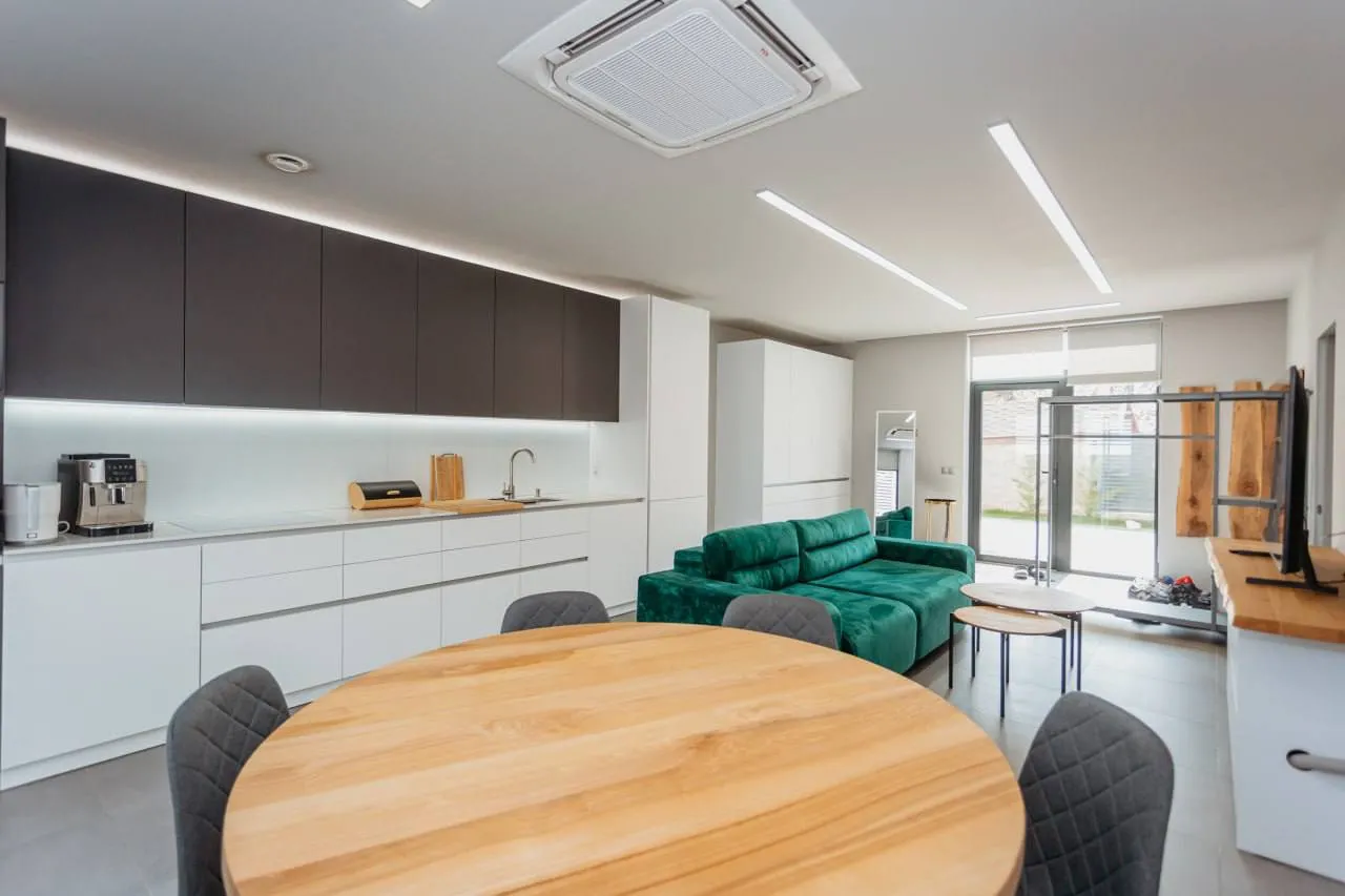 Chișinău Centru str. Caișelor 4