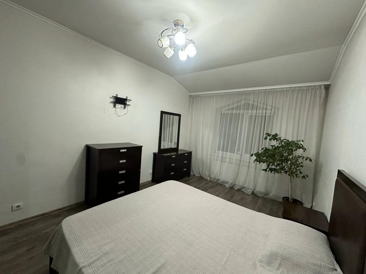 Chișinău Botanica str. Trandafirilor 3