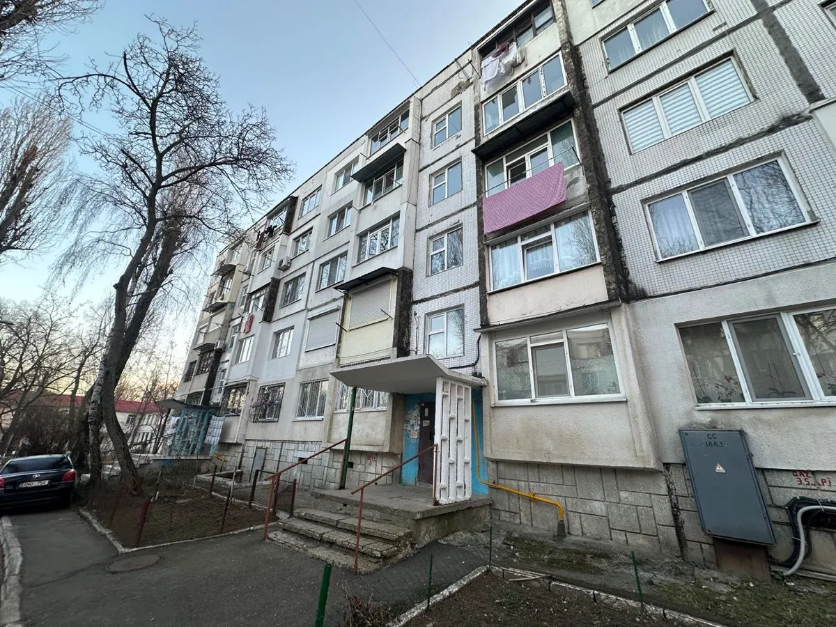 Chișinău Botanica str. Grenoble 9