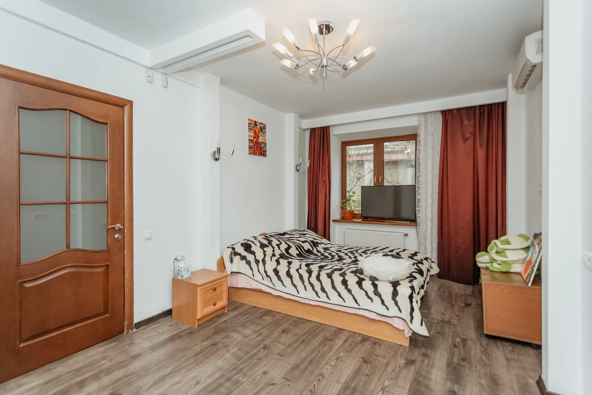 Chișinău Centru str. Universității  4