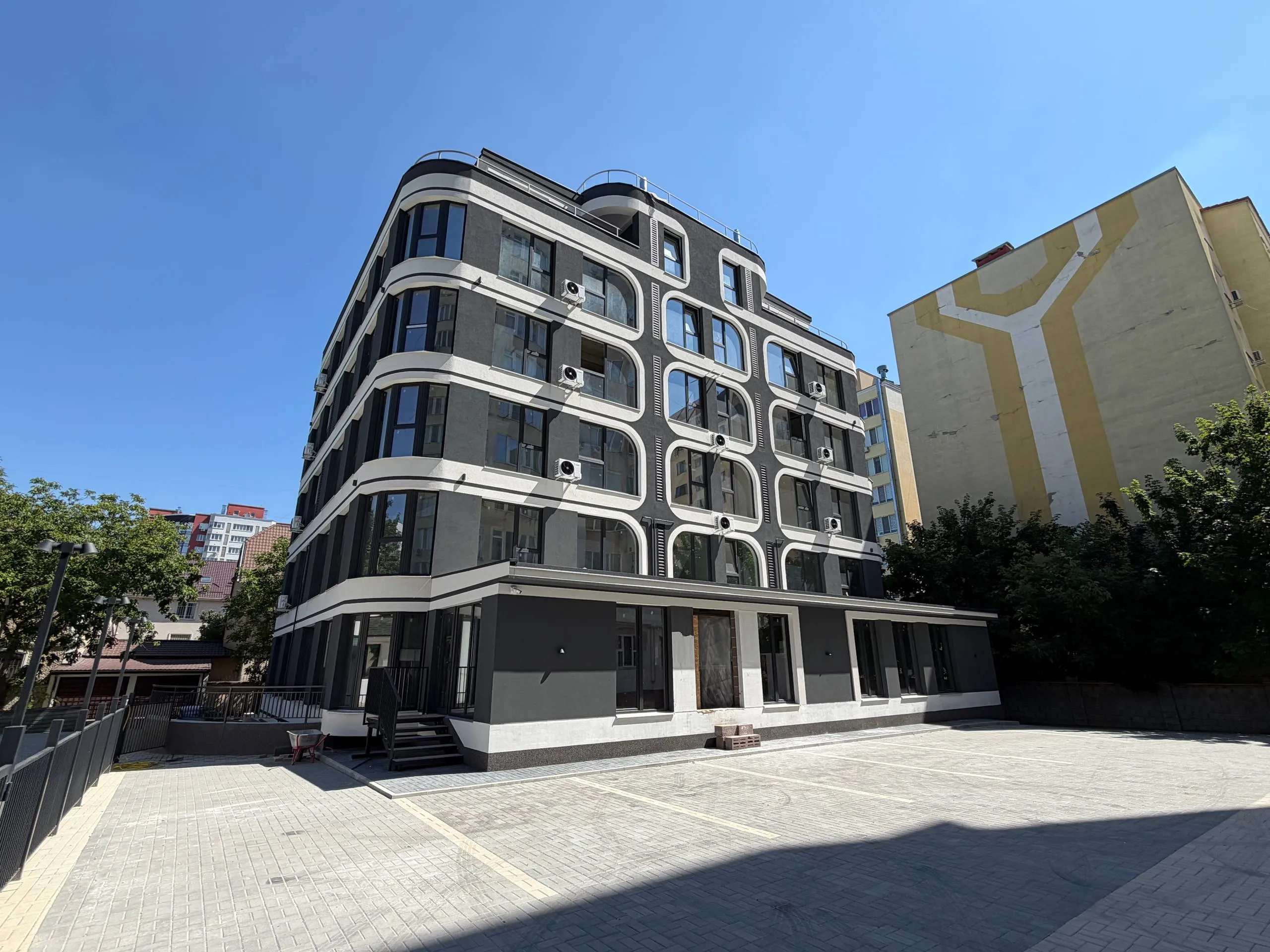 Chișinău Buiucani str. Alba Iulia 1