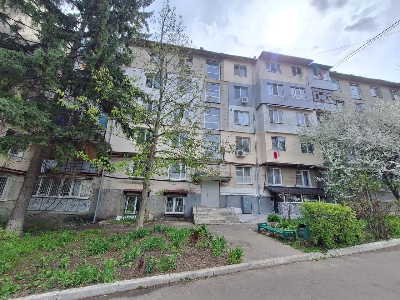 Chișinău Botanica str. Teilor 12