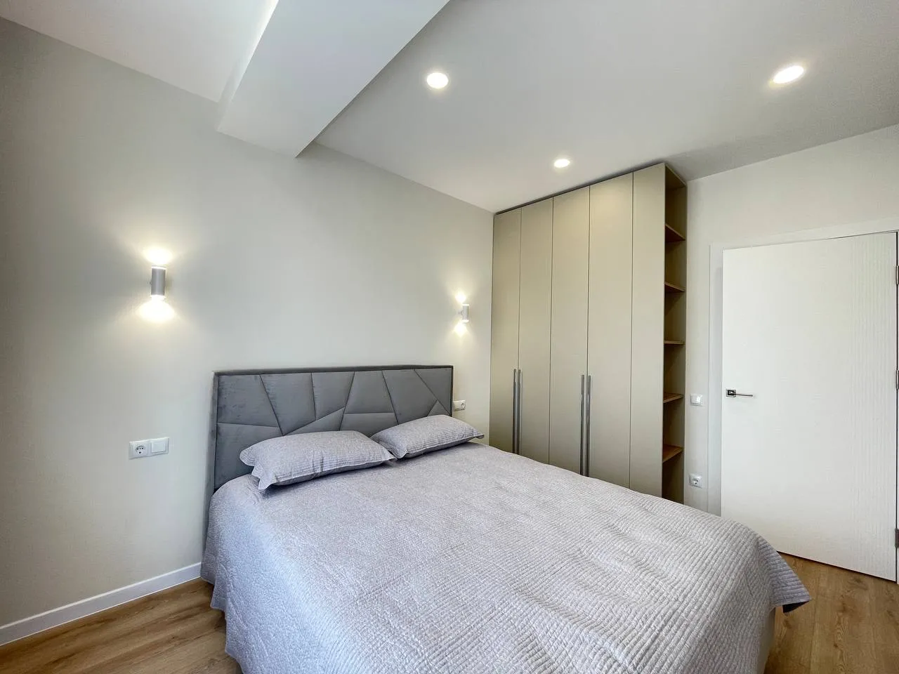 Ialoveni, Centru str. Alexandru cel Bun 5