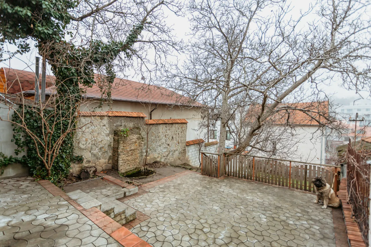 Chișinău Centru str. Universității  11