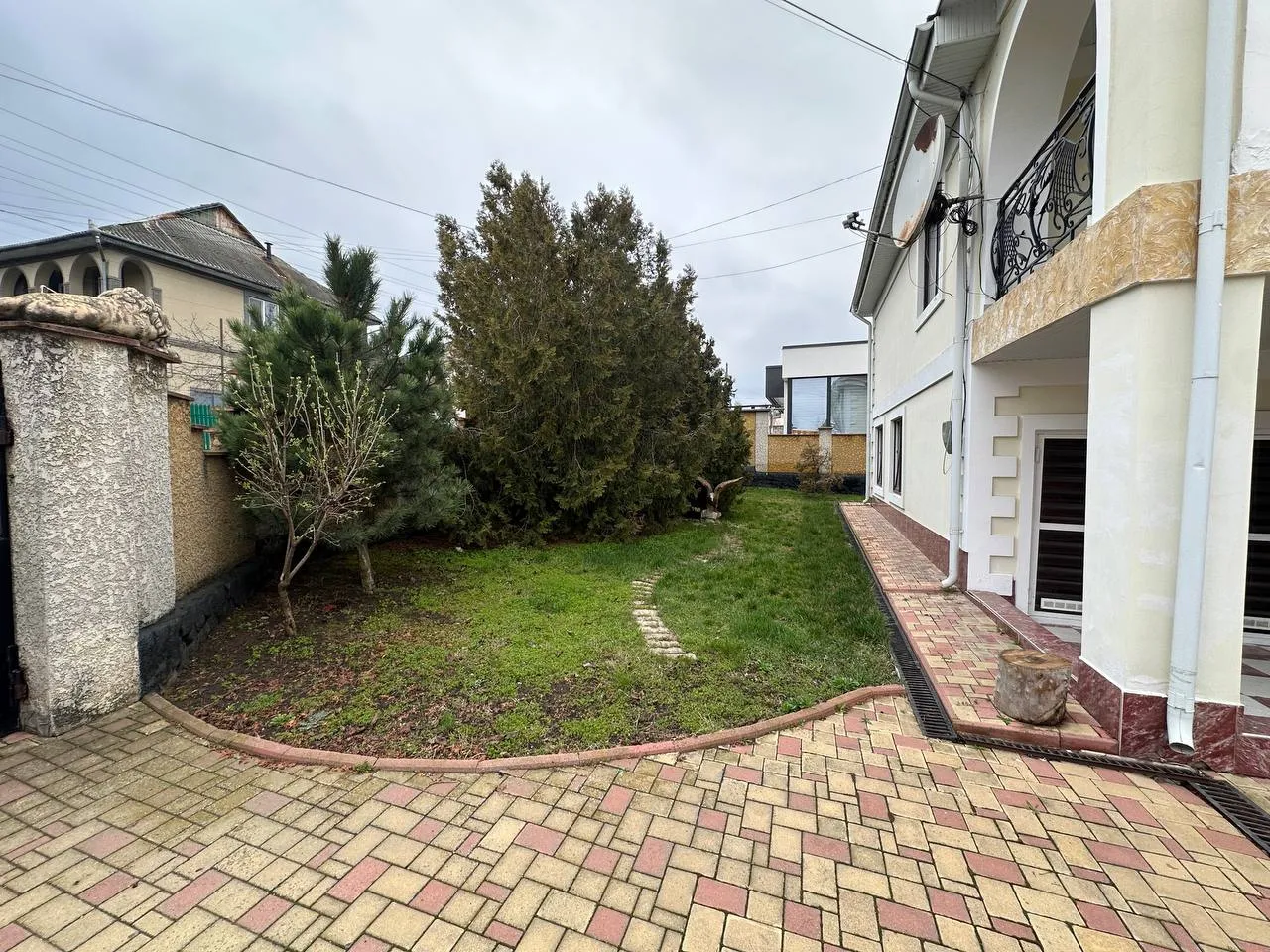 Strășeni Cojușna str-la. Florilor 13