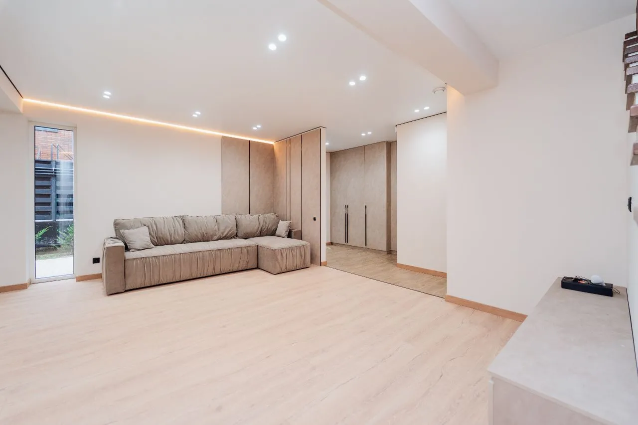 Ialoveni, Pereferii str. 31 August 1989 8