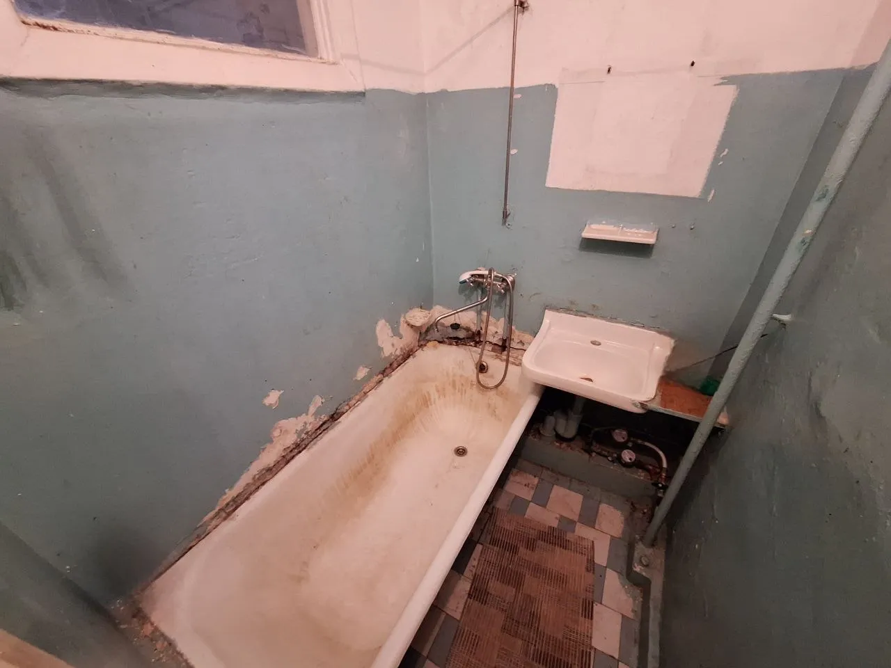 Chișinău  Botanica str. Cetatea Albă 7