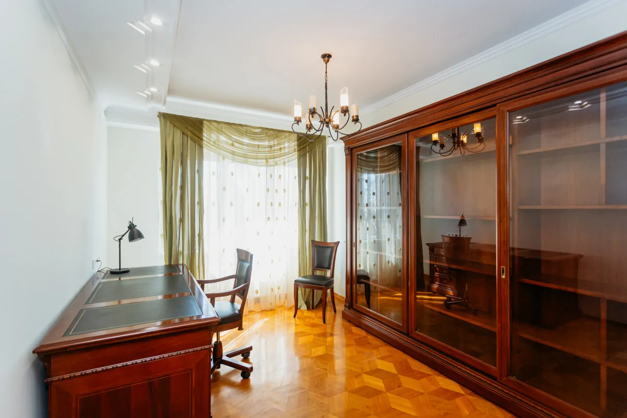 Chișinău Centru str. Mihai Eminescu  8