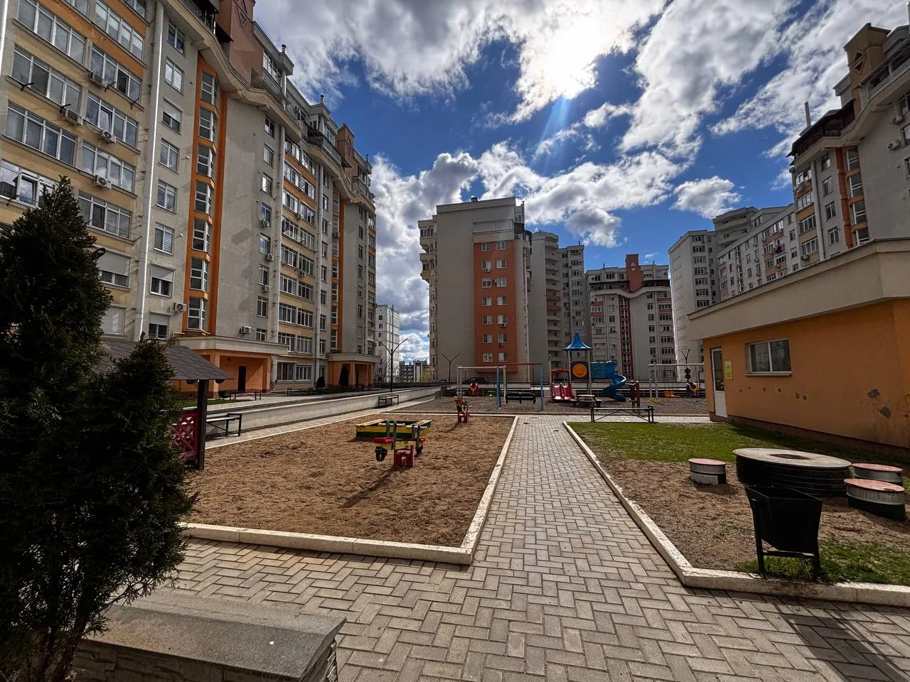 Chișinău Buiucani str. Alba Iulia 9