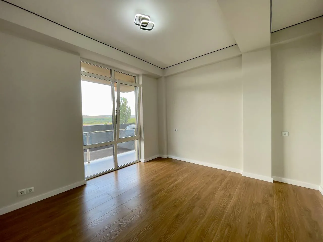 Ialoveni, Centru str. Grigore Vieru 3