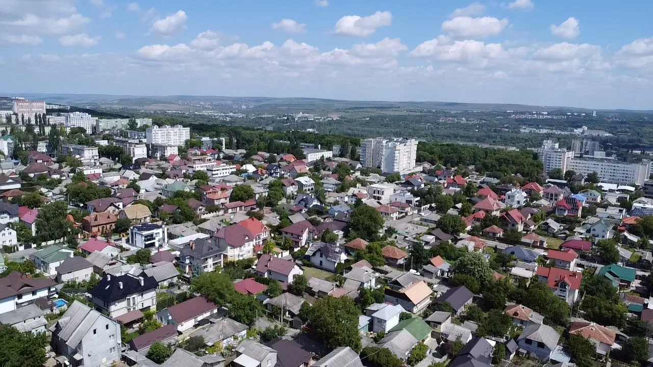 Chișinău Buiucani str. Alba Iulia 12
