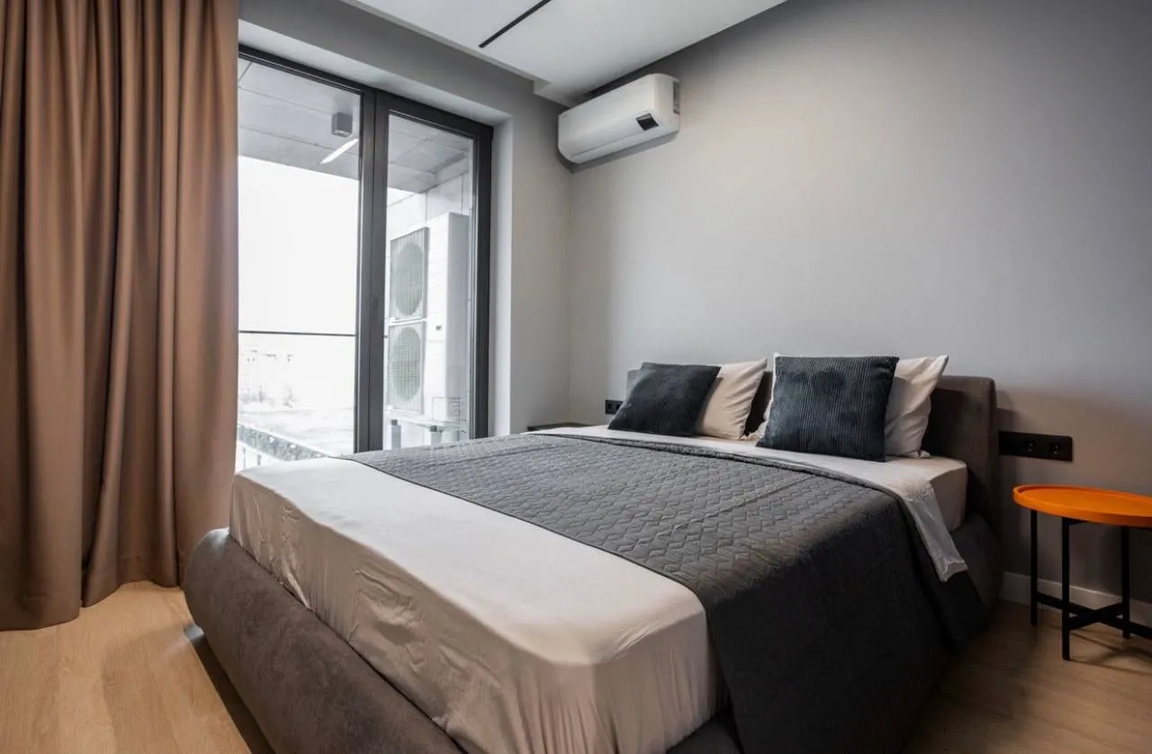 Str. Tricolorului 34  6