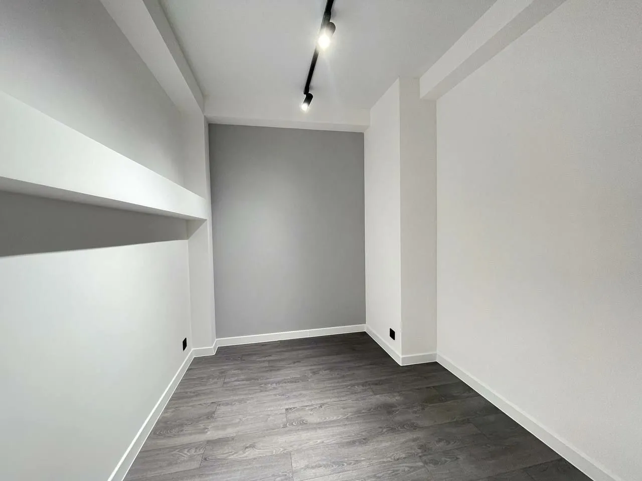 Ialoveni, Centru str. Grigore Vieru 6