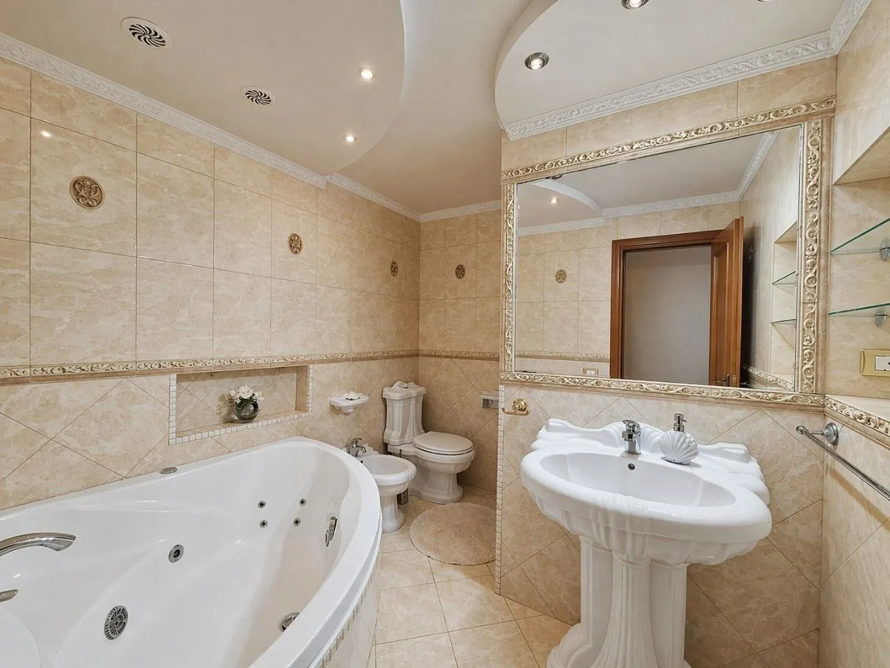 Chișinău str. Cetatea Albă 11