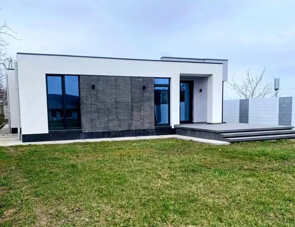 Strășeni Cojușna str. Mușatinilor 1