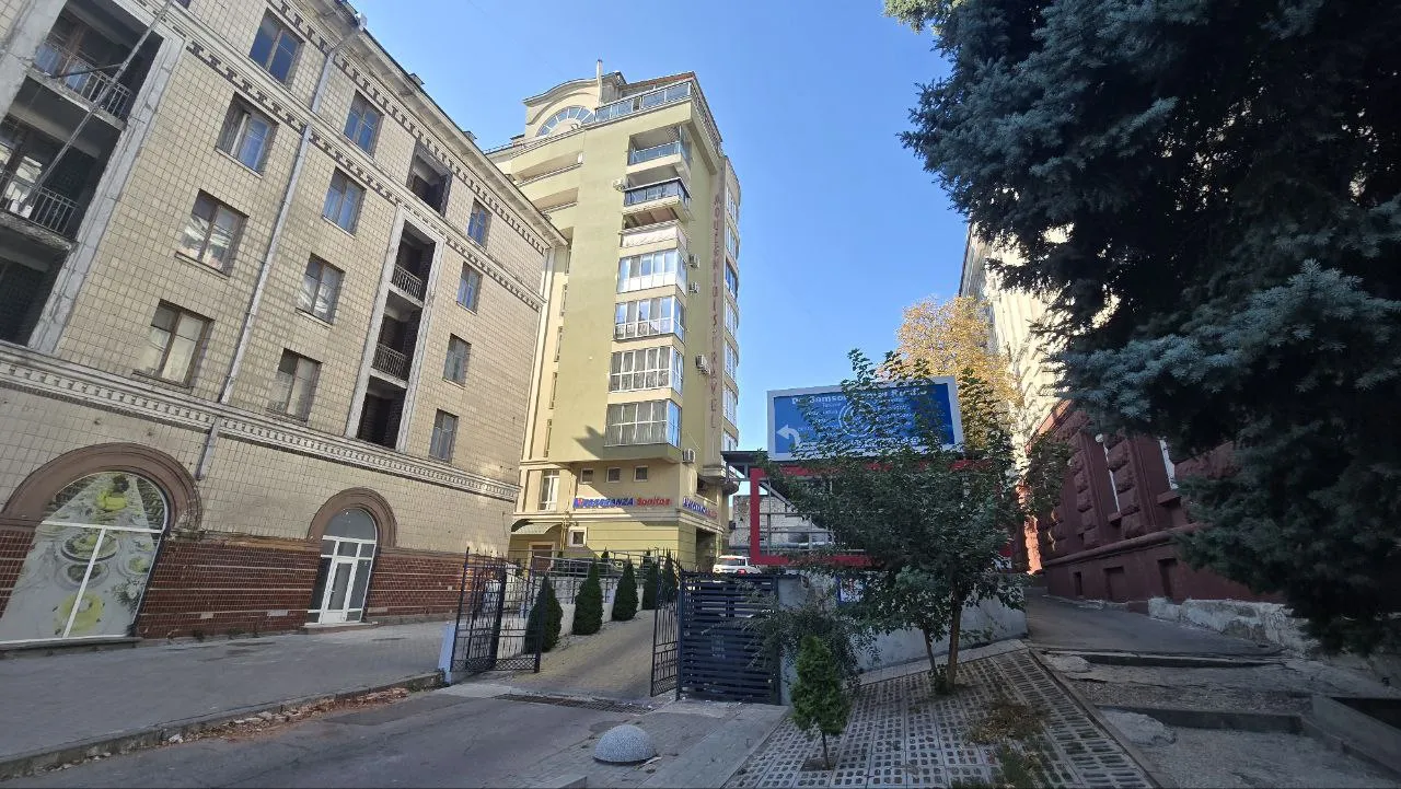 Chișinău Centru bd. Constantin Negruzzi 7
