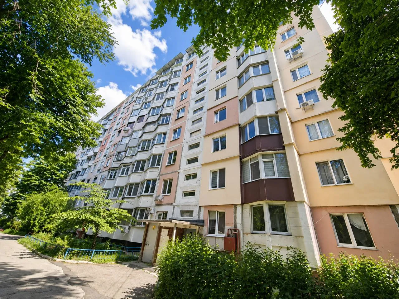 Кишинев Рышкановка ул. Николае Димо 9