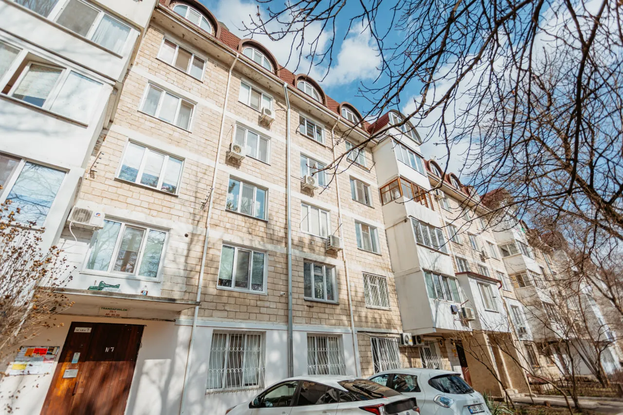 Chișinău Botanica str. Trandafirilor 12