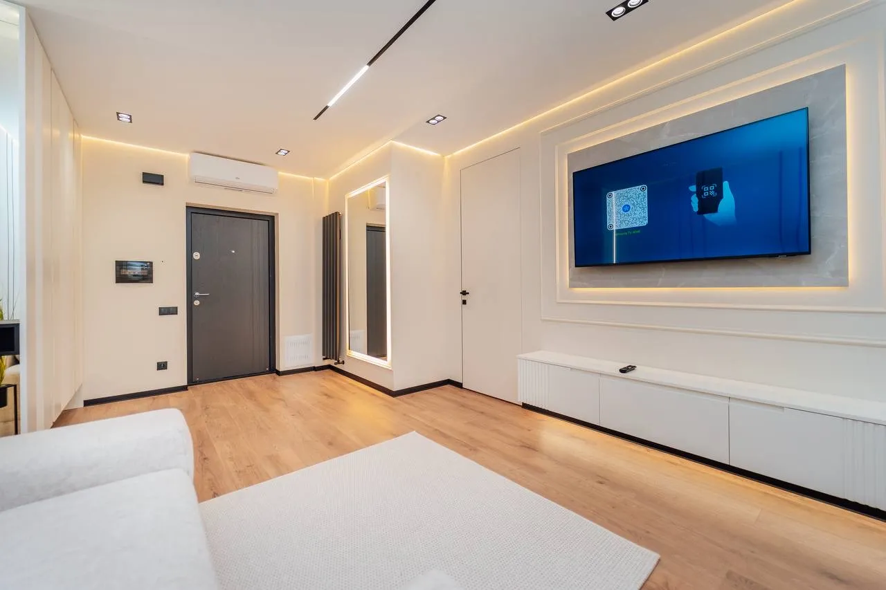 Str. Vasile Lupu 28 E  16