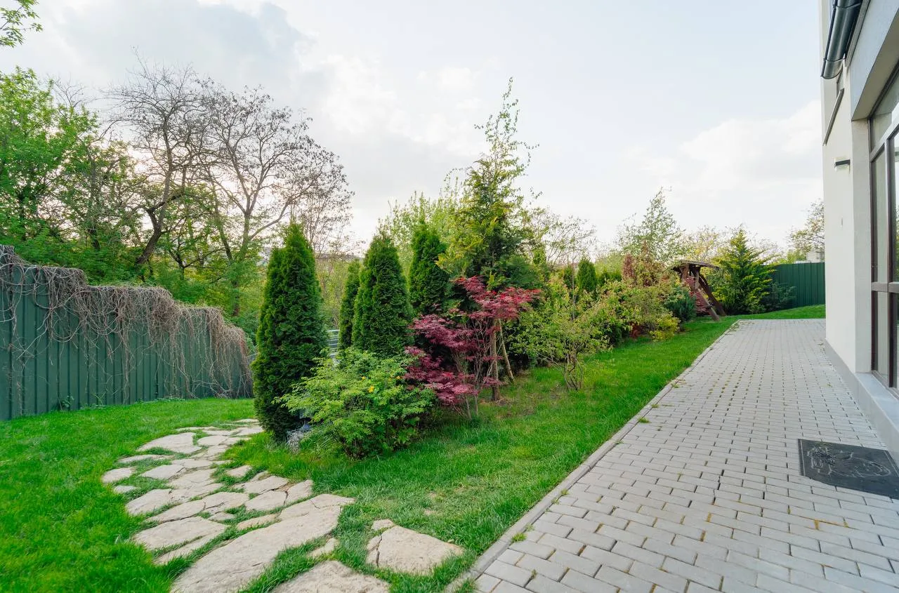 Chișinău Durlești str. Mihail Sadoveanu 4