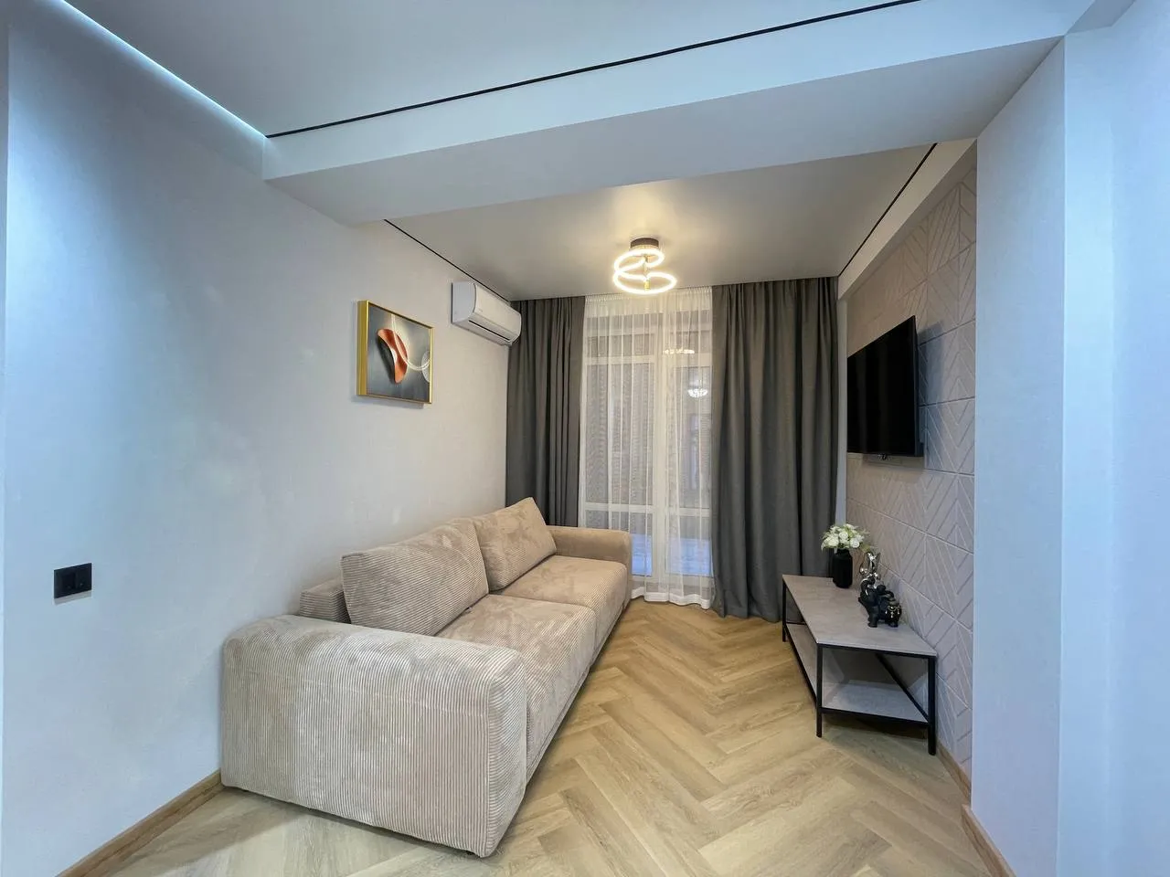 Ialoveni, Centru str. Grigore Vieru 4