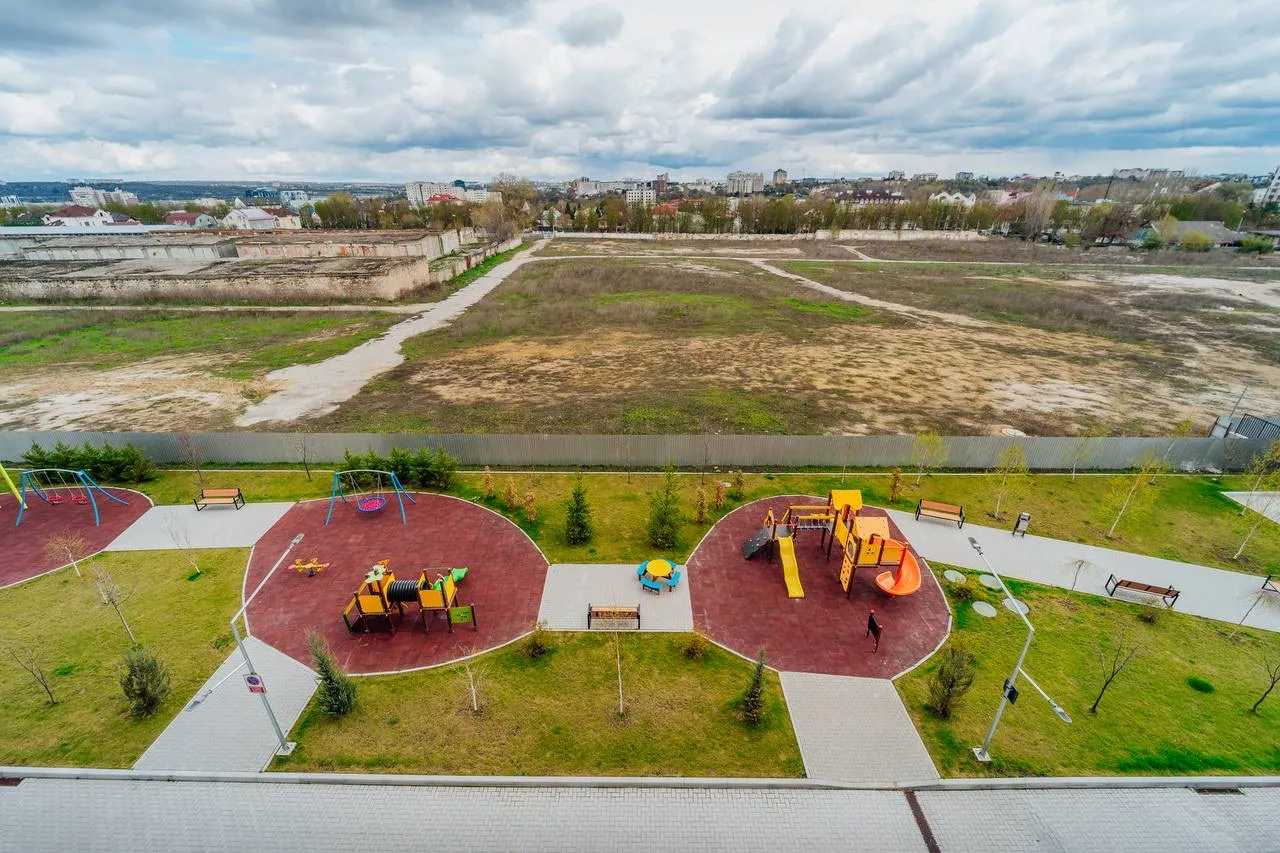 Str. Vasile Lupu 28 E  6