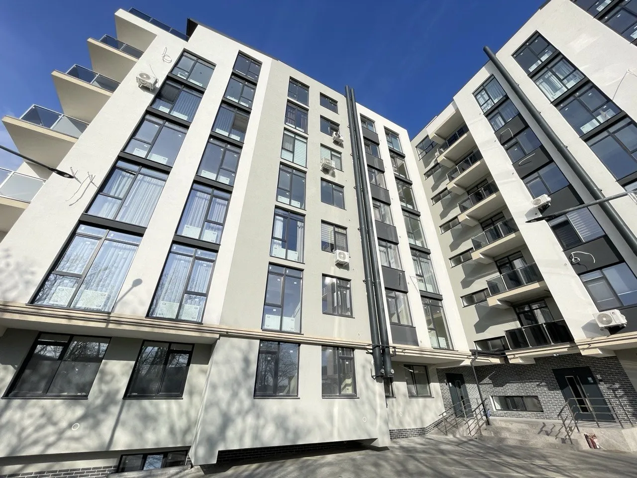 Ialoveni, Centru str. Moldova  8