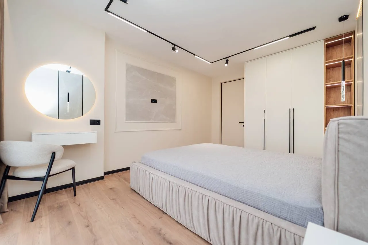 Str. Vasile Lupu 28 E  2