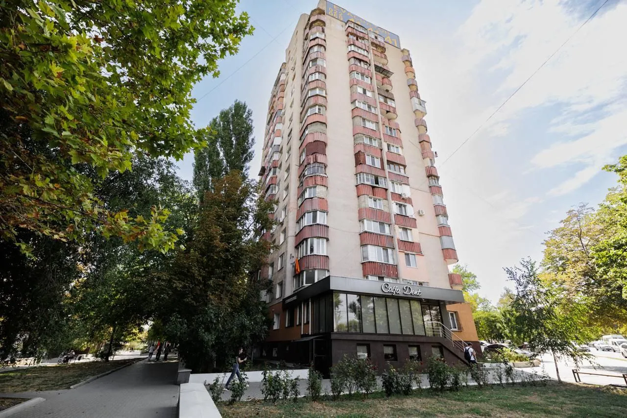 Chișinău Botanica bd. Dacia 10