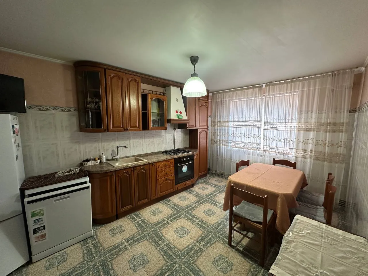 Strășeni Cojușna str-la. Florilor 6