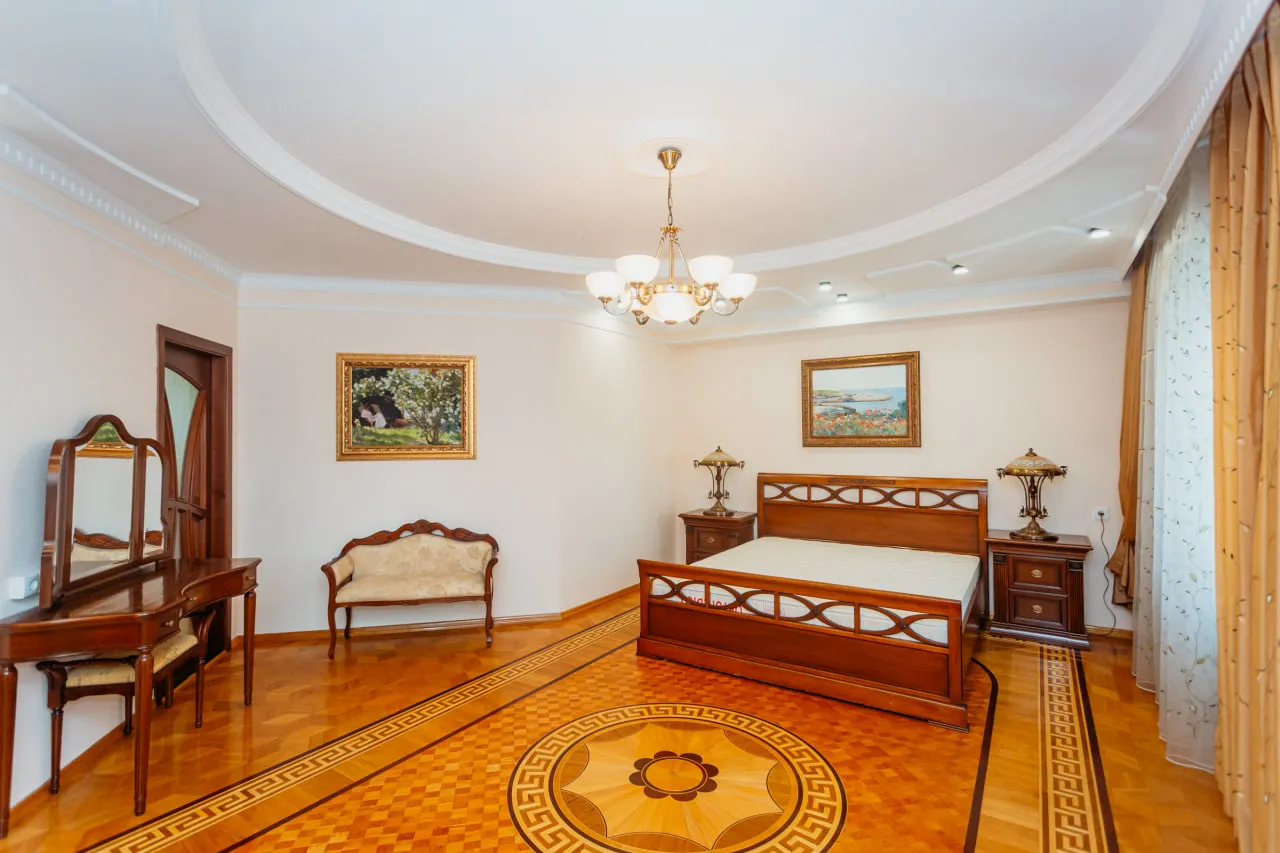 Chișinău Centru str. Mihai Eminescu  5