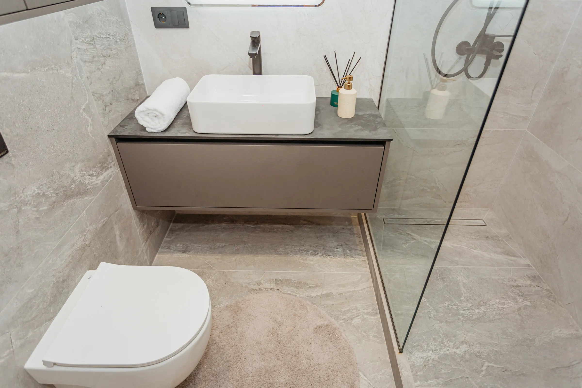 Chișinău Buiucani str. Liviu Deleanu 9