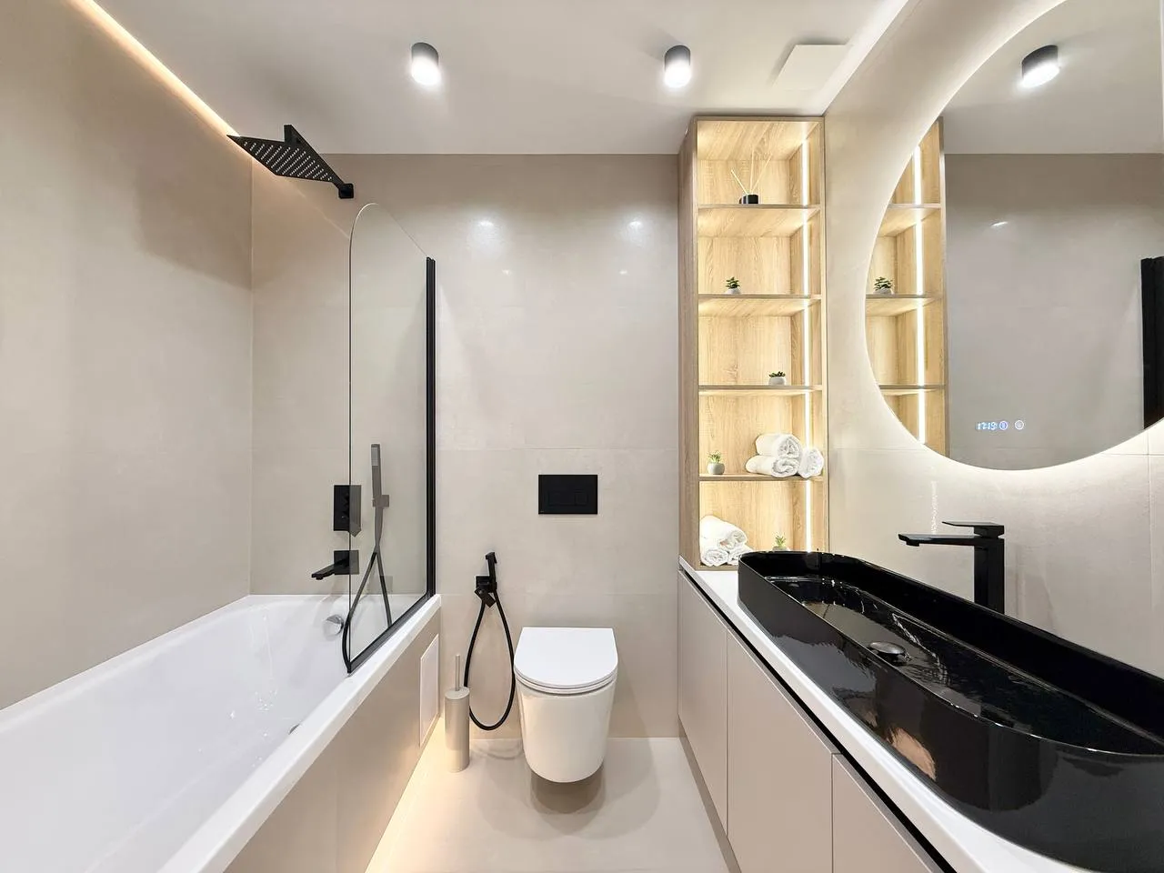 Ialoveni, Centru str. Alexandru cel Bun 10