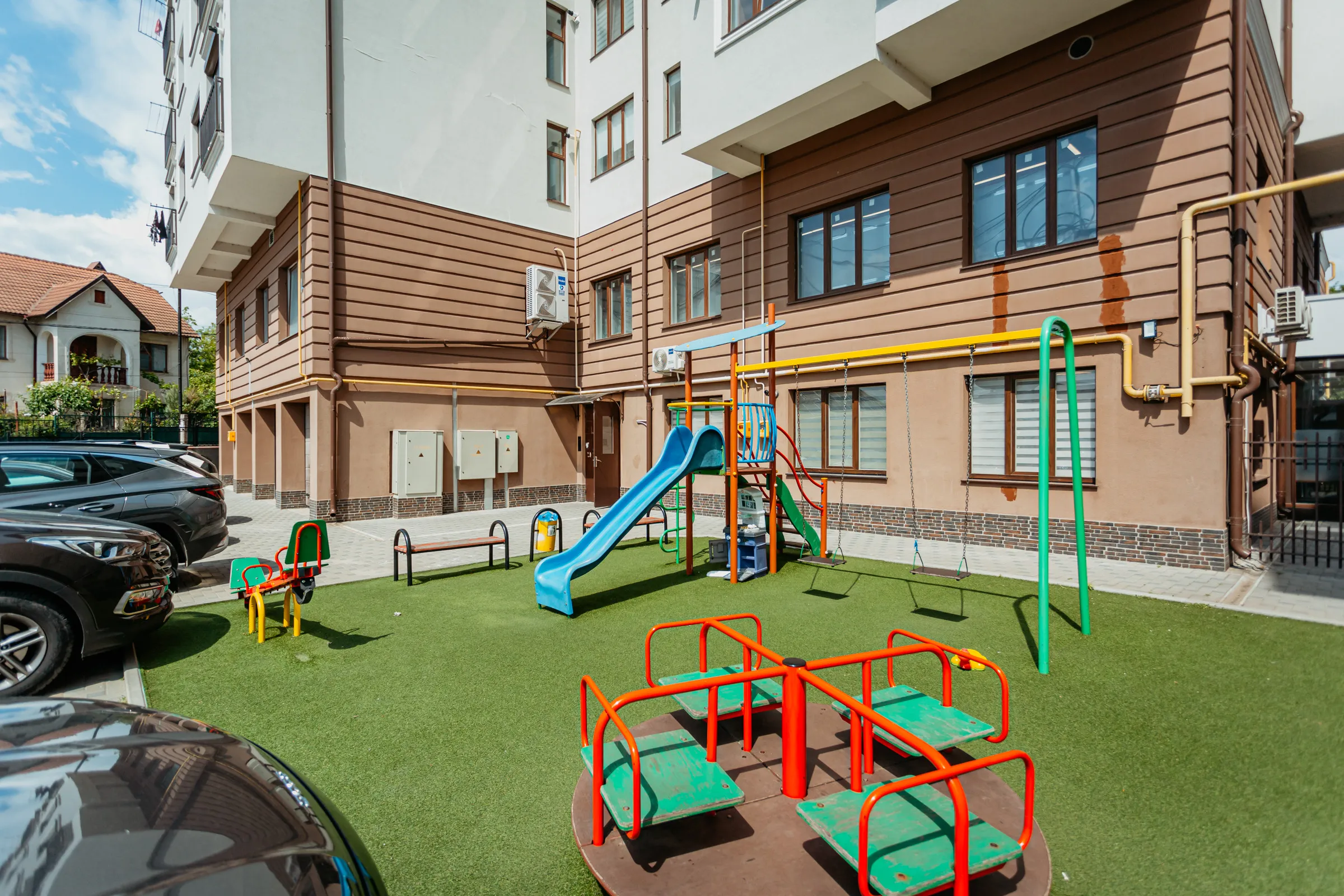 Ialoveni, Centru str. Alexandru cel Bun 12