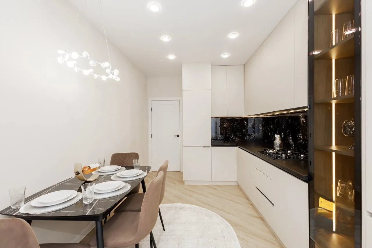 Ialoveni, Centru str. Alexandru cel Bun 2