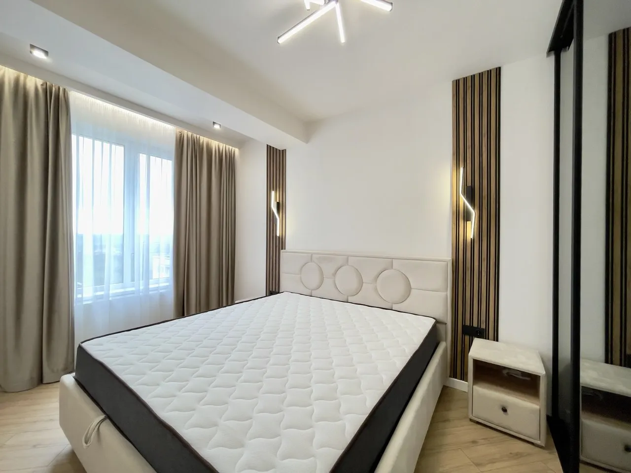 Ialoveni, Centru str. Alexandru cel Bun 7