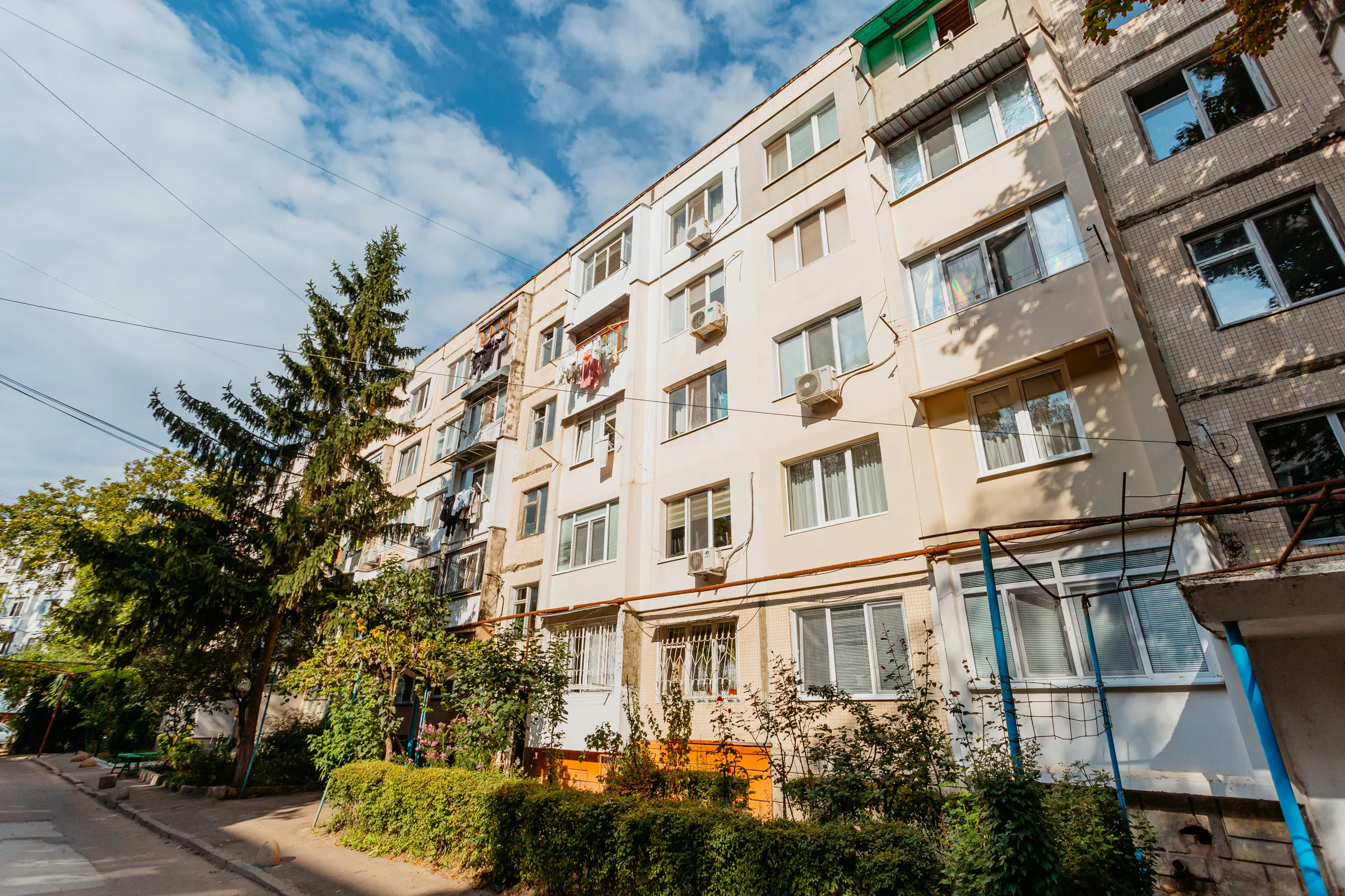 Chișinău Botanica str. Grenoble 15