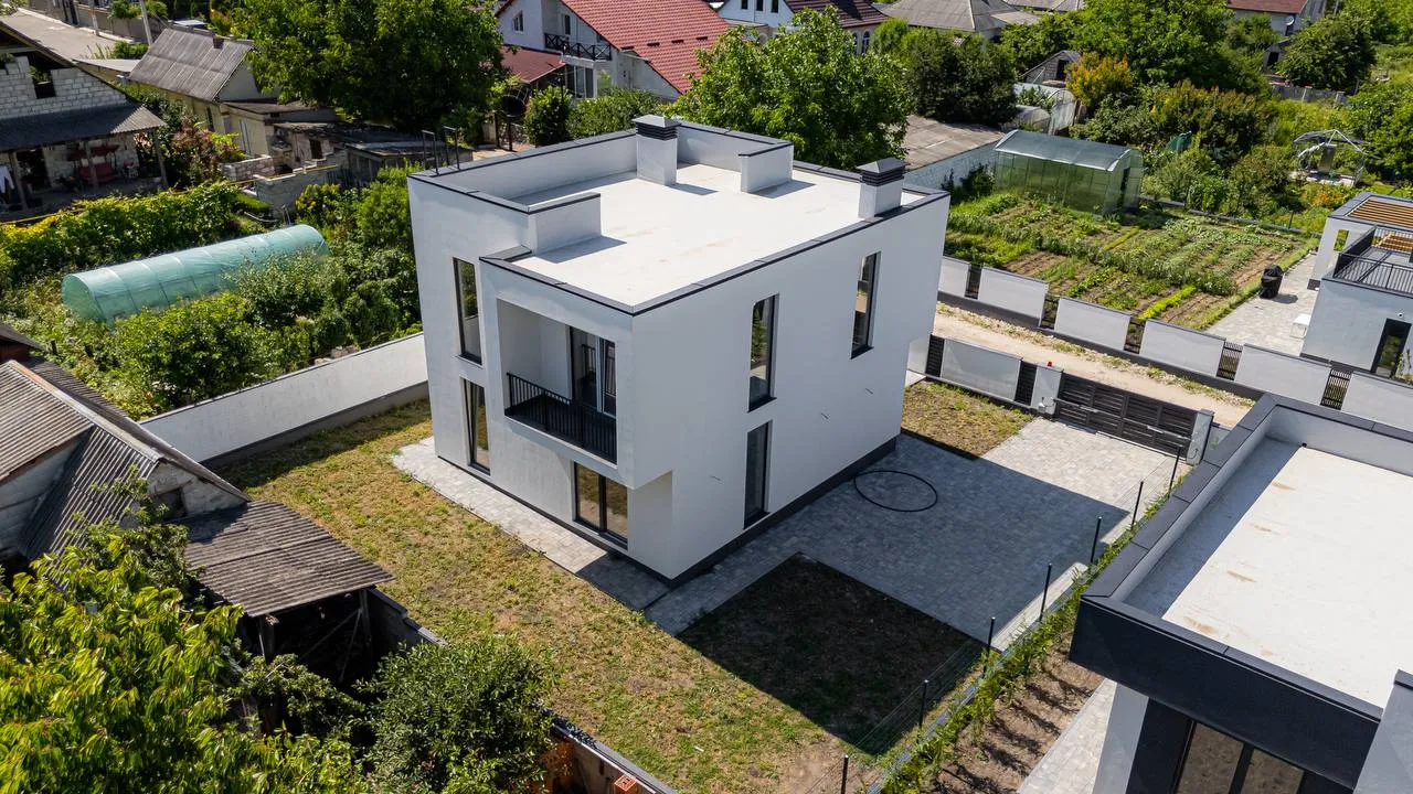 Criuleni Porumbeni str. Mihai Eminescu 3