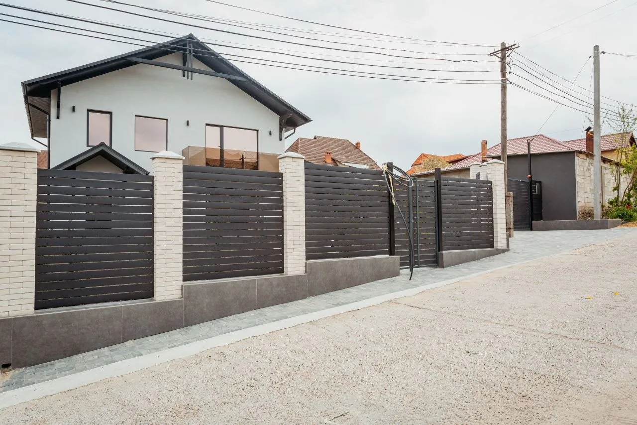Chișinău Codru str. Potîrnichii  4