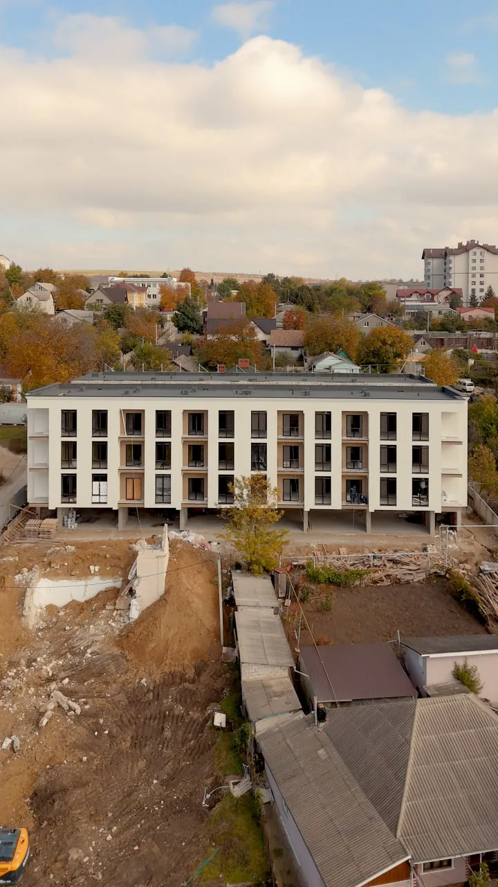 Ialoveni, Centru str. Grigore Vieru 8